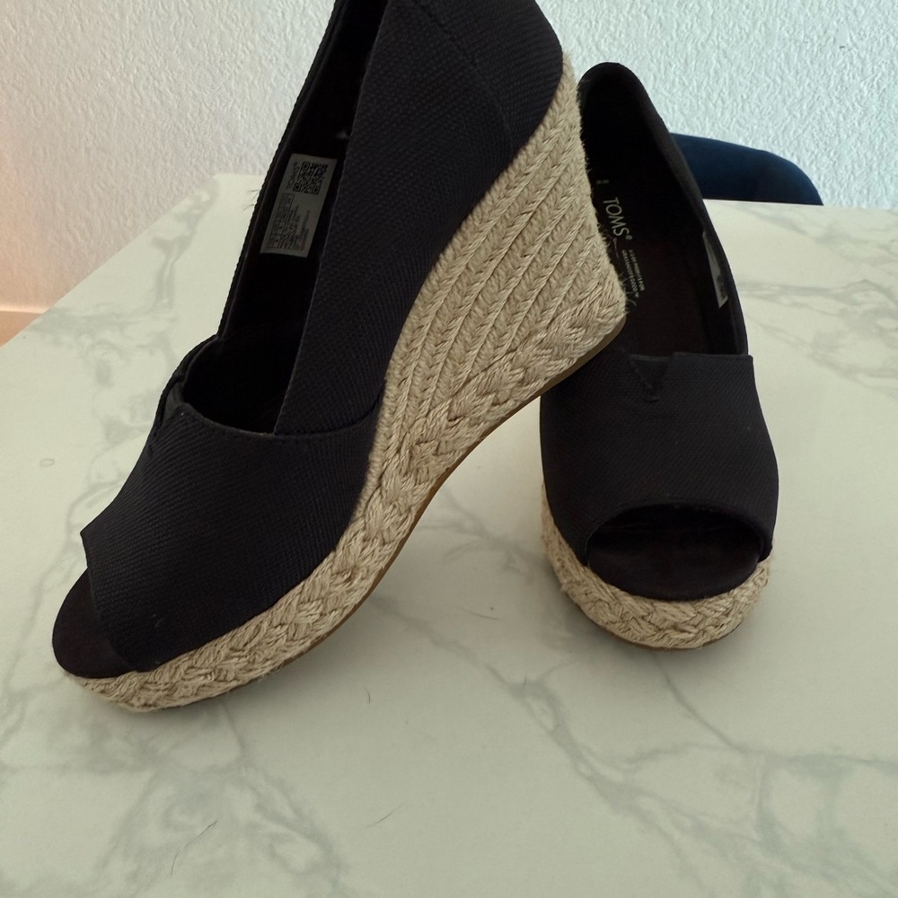 TOMS Women's Black Peep-Toe Wedges